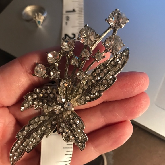 Silver LARGE Flower Brooch Crystals Pin Swarovski! - Picture 5 of 5